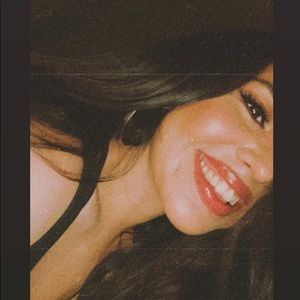 Meet your Posher, Valerie